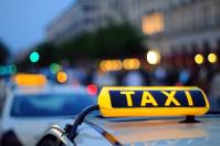 Служба такси или частный «бомбила»