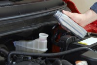 Тормозная жидкость в автомобиле и ее роль