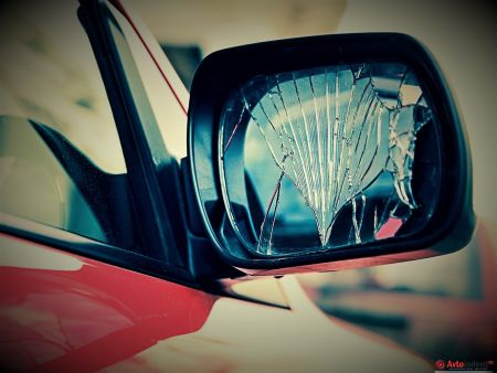 Проверьте Ваши автомобильные зеркала - прежде, чем Вы отправитесь в путь