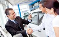 Покупка автомобиля в автосалоне: нюансы и особенности приобретения Купить сегодня машину можно везде. Это может быть и объявление, и авторы