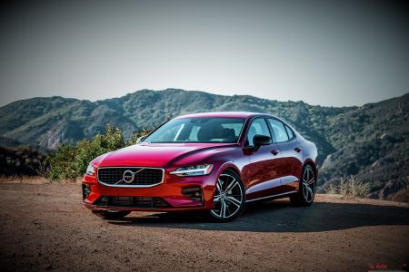 Спортивный седан Volvo S60 и его недостатки с достоинствами