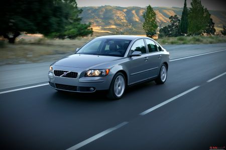 Volvo S40 — деяния модели с 1995 сообразно 2012 года