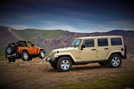 Обновленный автомобиль Jeep Wrangler теперь рассекречен